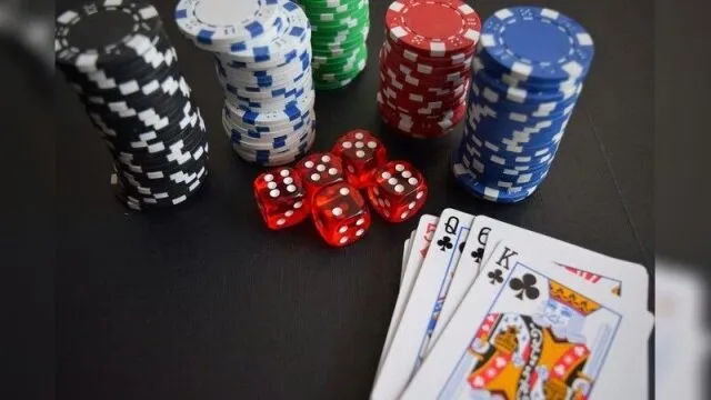 Trở thành bậc thầy Baccarat và Poker